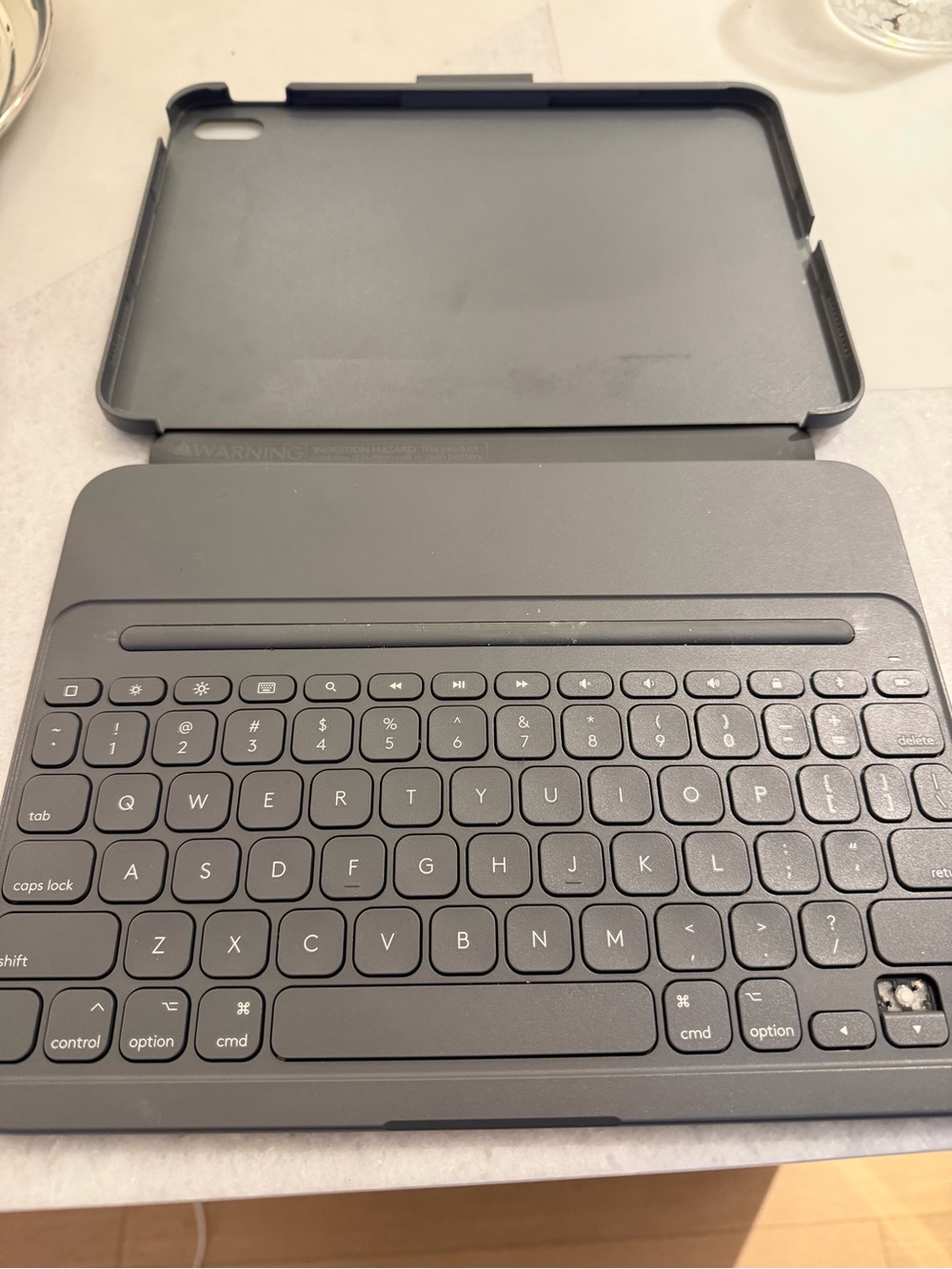 Logitech Slim Folio Pro Keyboard Case for iPad Pro 11” – Damaged